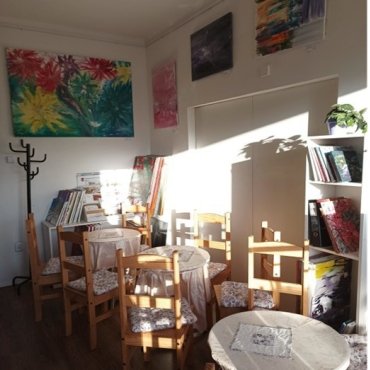 Do Galerie na kafe a dort